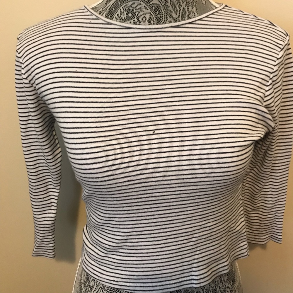 Brandy💗Melville stripped long sleeve cropped top
